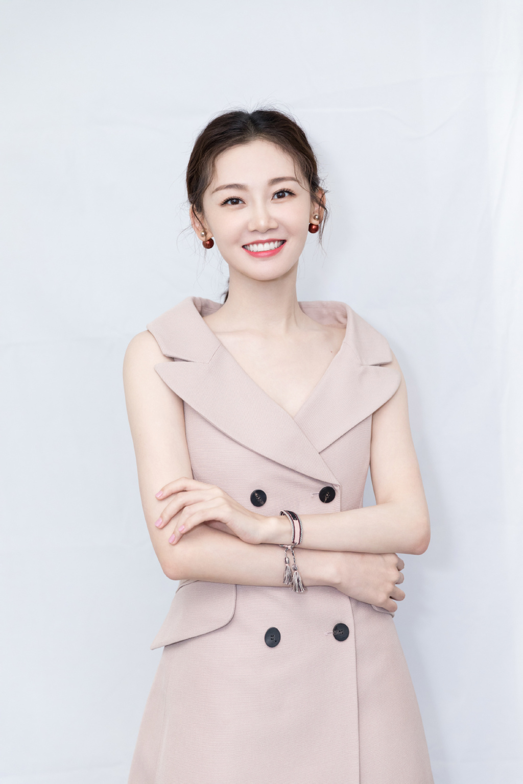 高清中国内地女演员美女苗苗粉嫩甜美写真图片图片