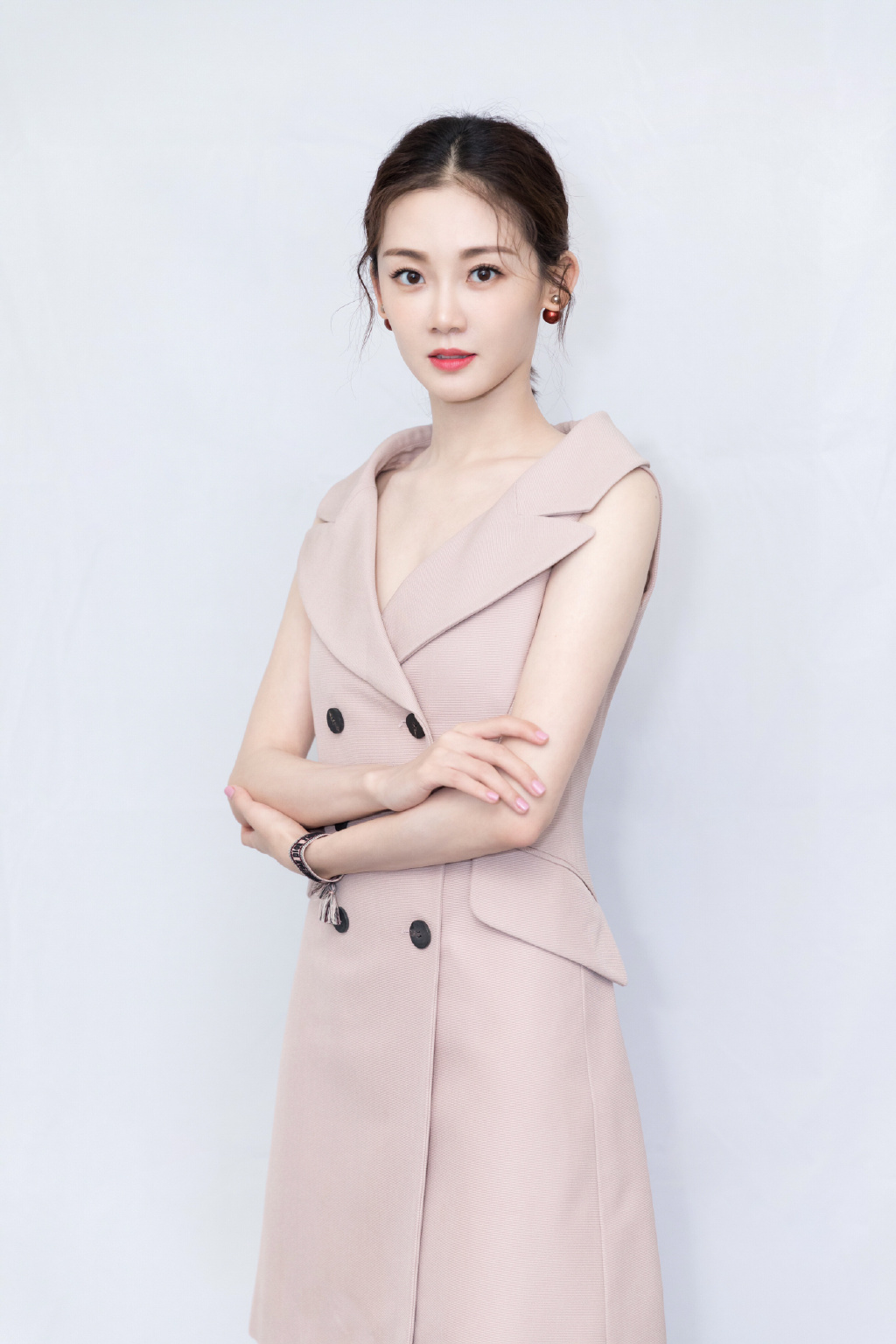 芳华女主角苗苗何小萍性感礼服活动照图片