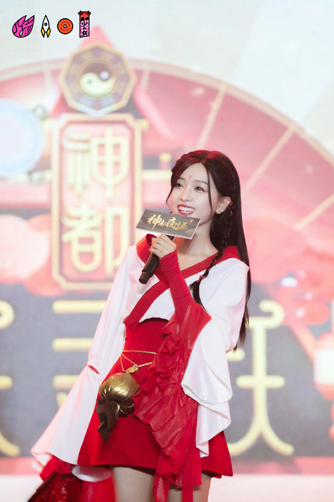 高清女明星吴宣仪迷人古装照图片图片
