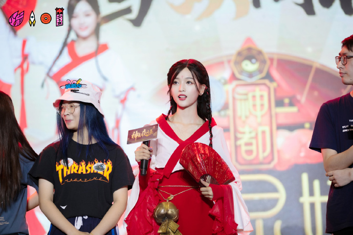 高清女明星吴宣仪COS游戏见面会图片图片
