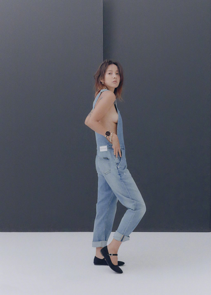 韩国著名影视女歌手兼演员妖姬李孝利性感大制度漏点图片图片