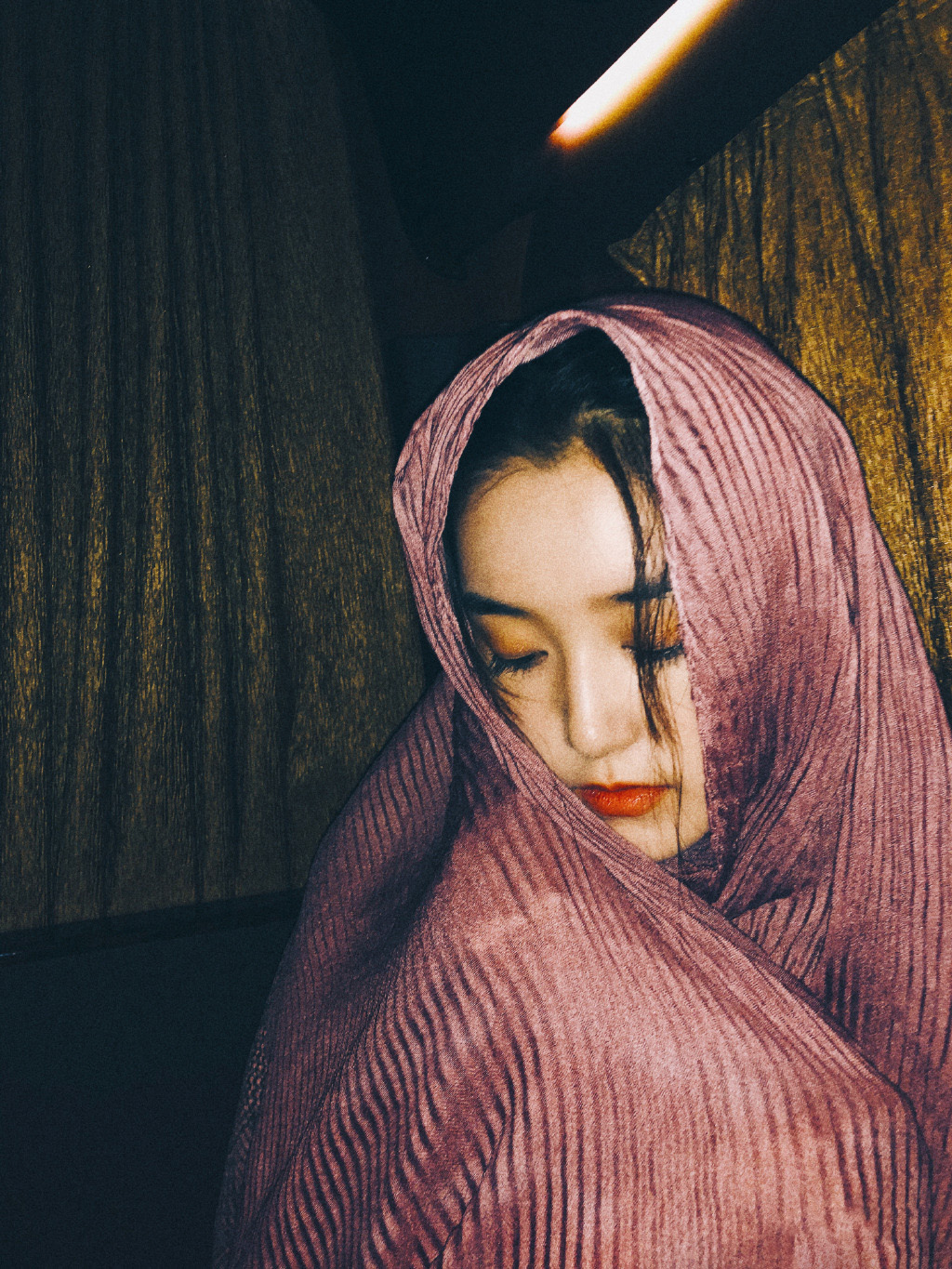 蒋依依夜晚自拍照图片图片