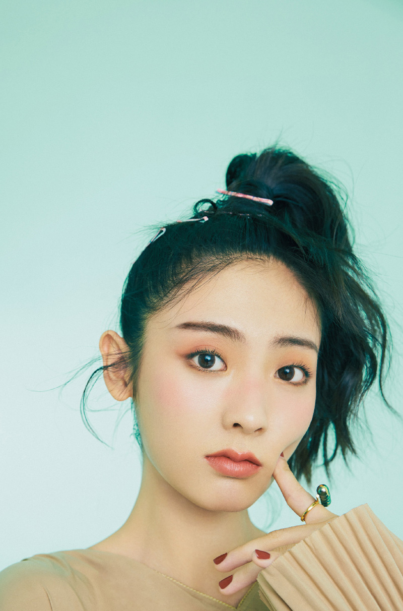 高清中国内地北京朝阳女演员邢菲妩媚动人写真桌面壁纸图片