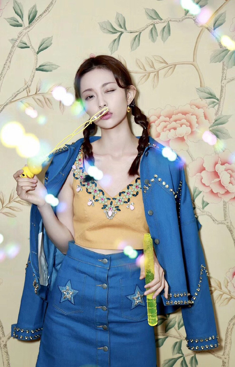 盖玥希黄裙优雅时尚写真图片图片