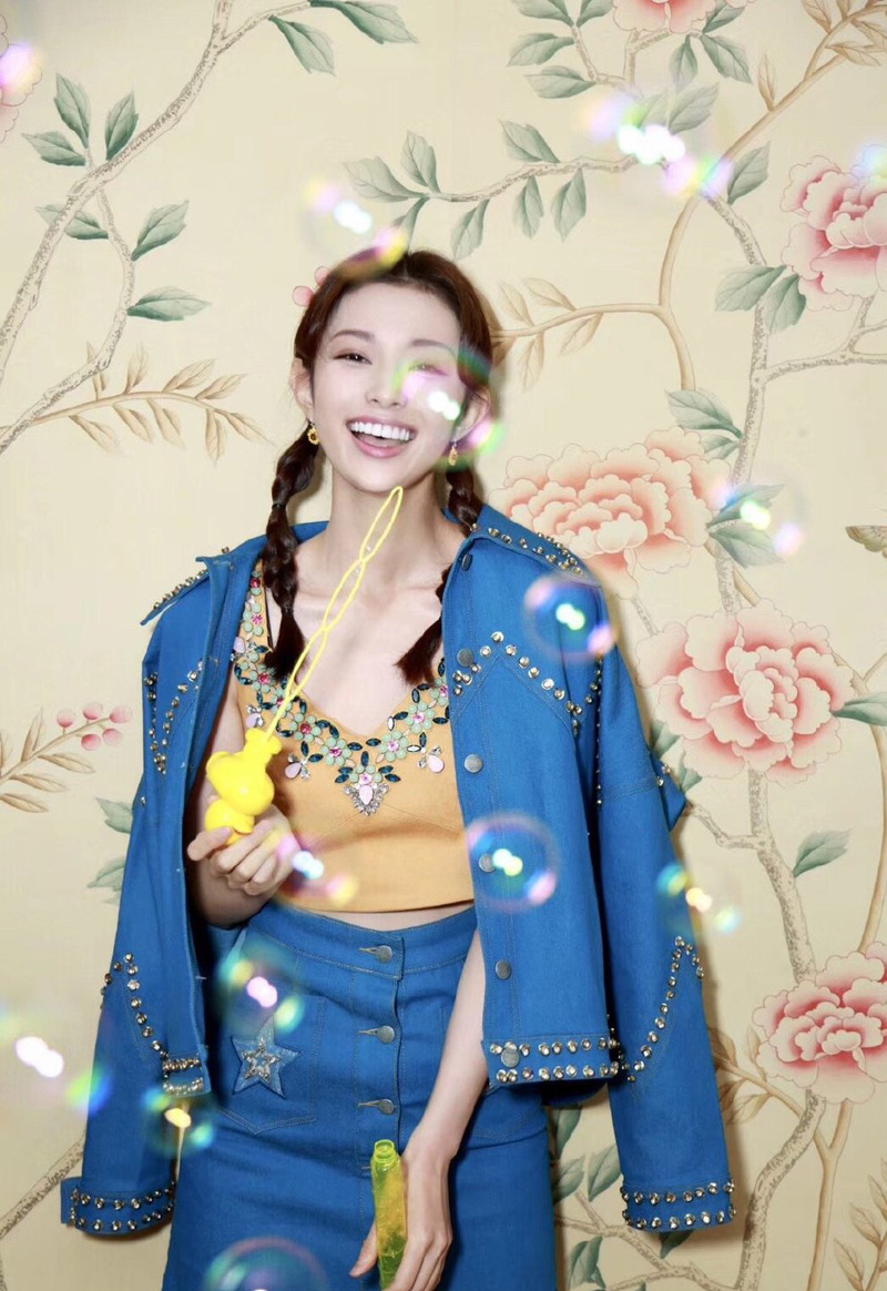 盖玥希黄裙优雅时尚写真图片图片