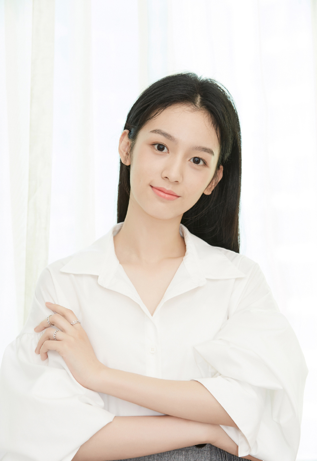 新生代演员周也率性性感写真图片图片