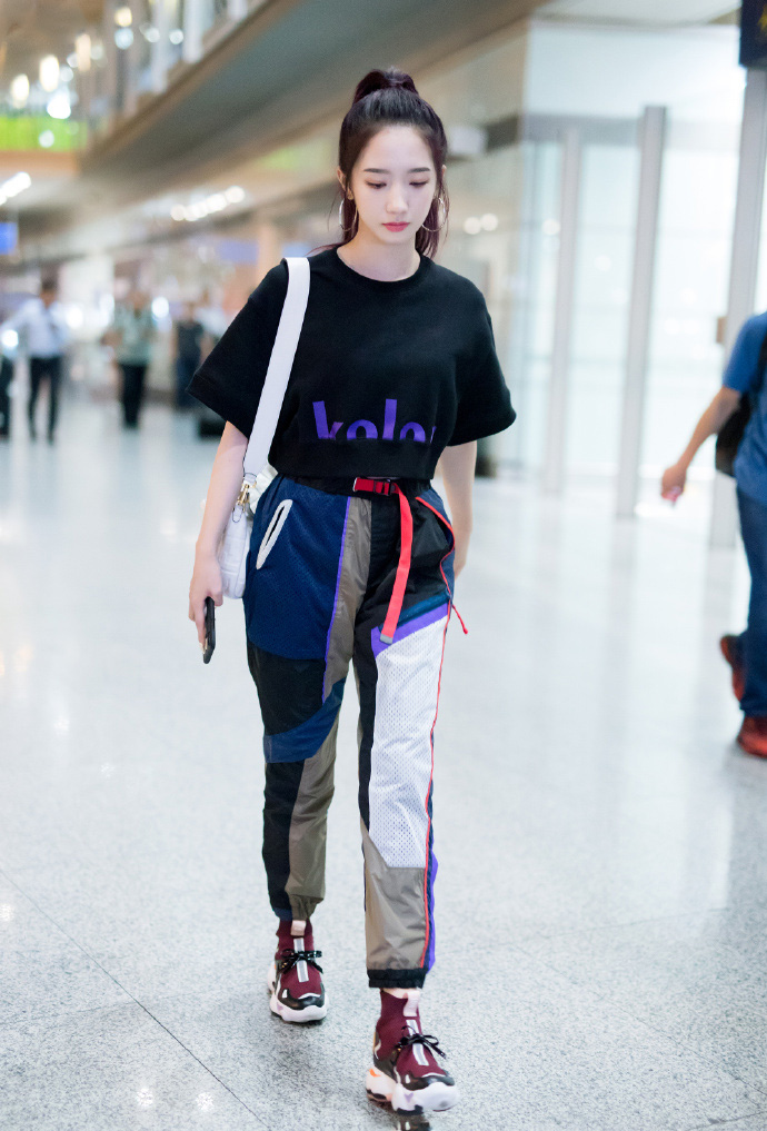 孟美岐图片