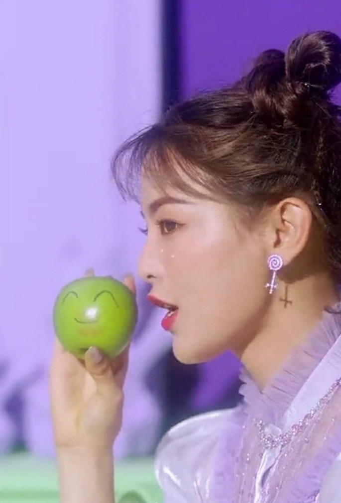 高清江苏性感美女星杨超越甜美糖果色写真图片图片