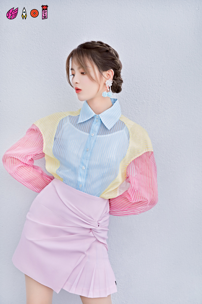 高清江苏性感美女星杨超越甜美糖果色写真图片图片