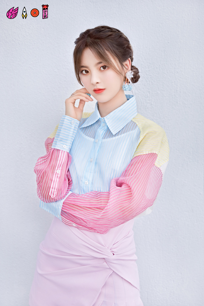 高清江苏性感美女星杨超越甜美糖果色写真图片图片