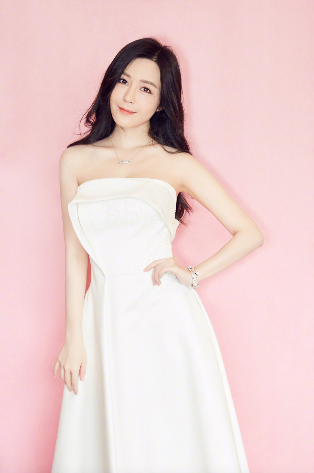 高清江西省萍乡美女汤晶媚甜酷靓丽写真图片图片