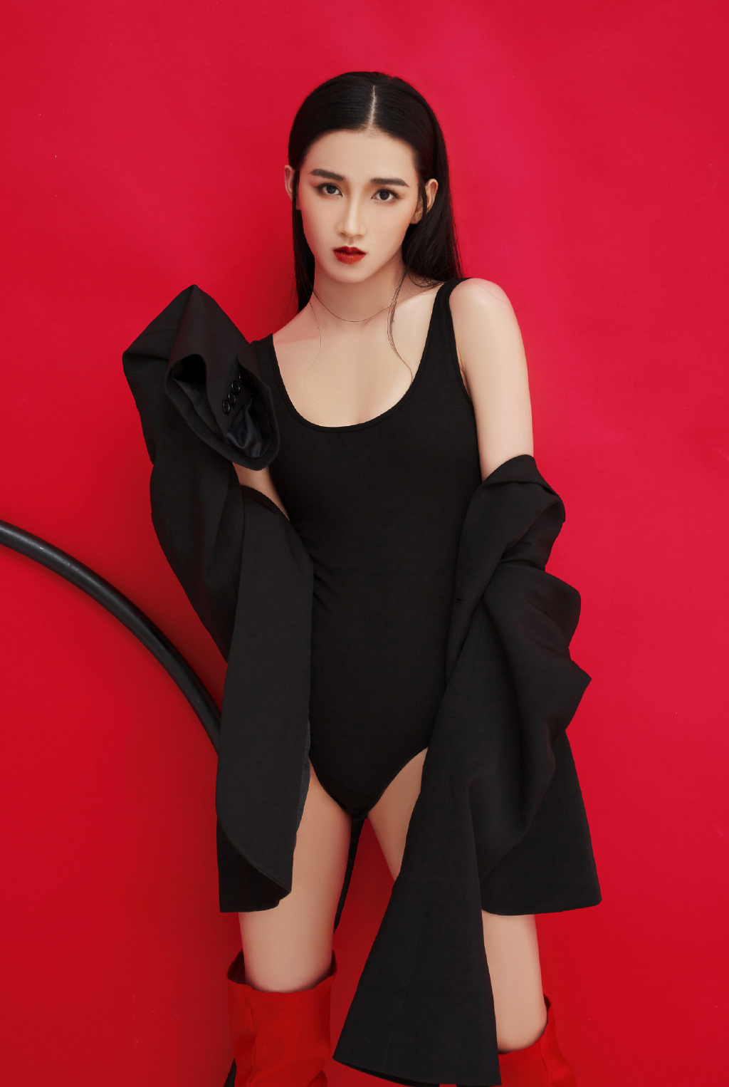 高清女星周开开高挑长腿写真图片