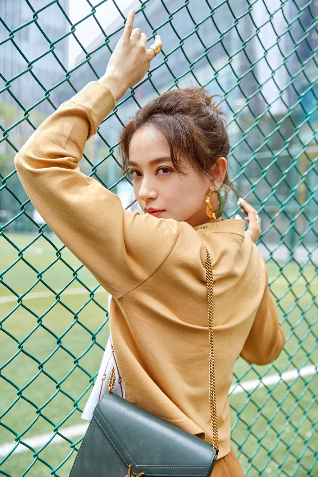 中国内地安徽女演员施诗人气名模性感礼服写真图片图片