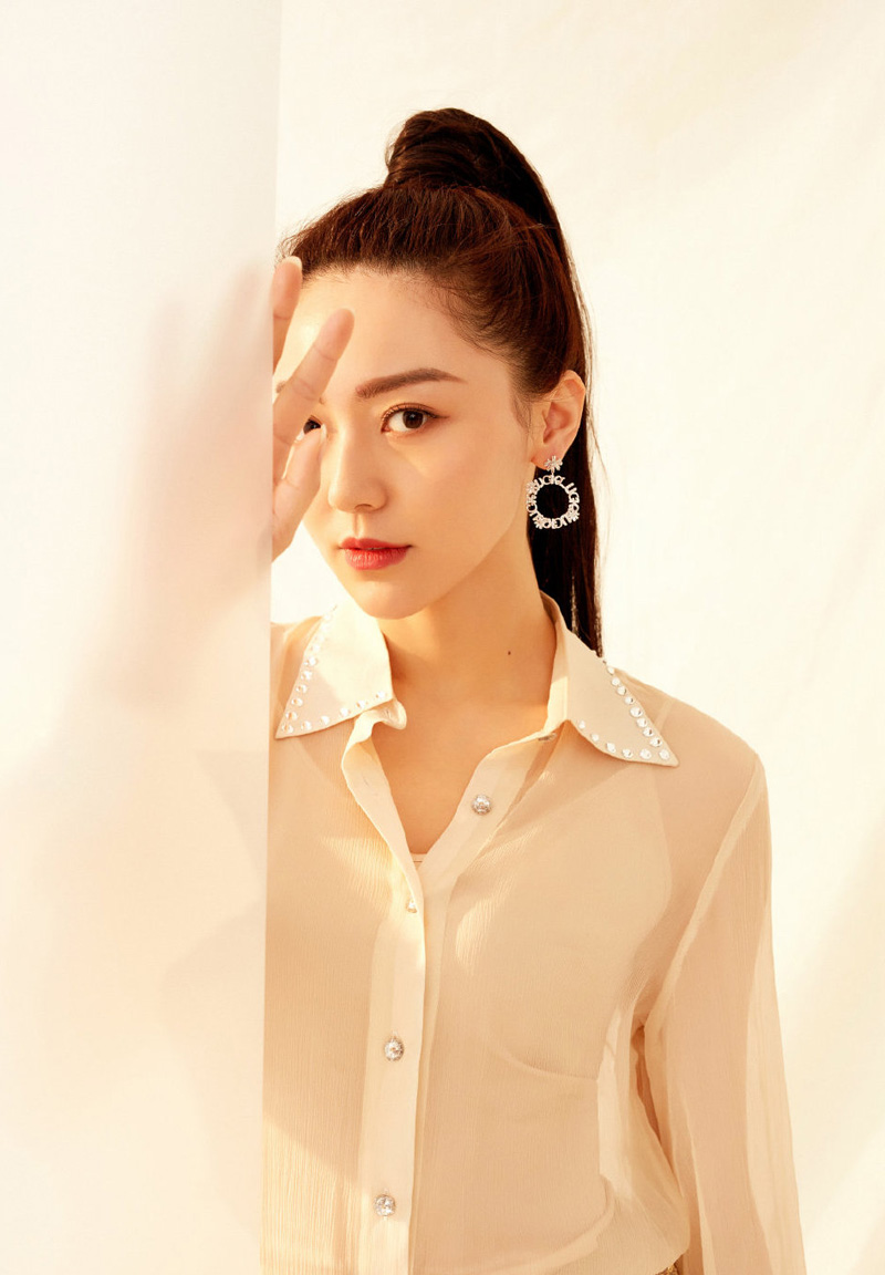 大陆内地四川成都女演员黄梦莹超A魅力写真大片图片