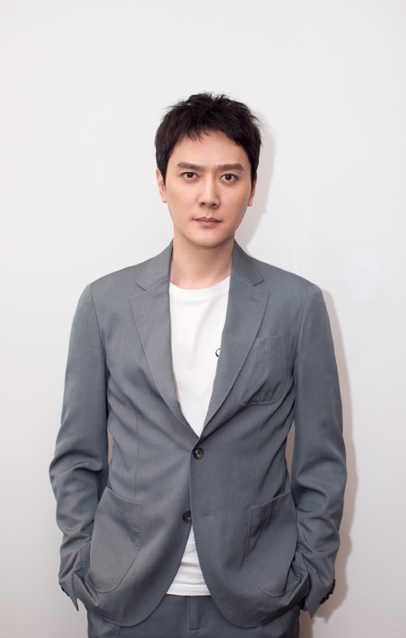 冯绍峰儒雅帅气活动照图片图片