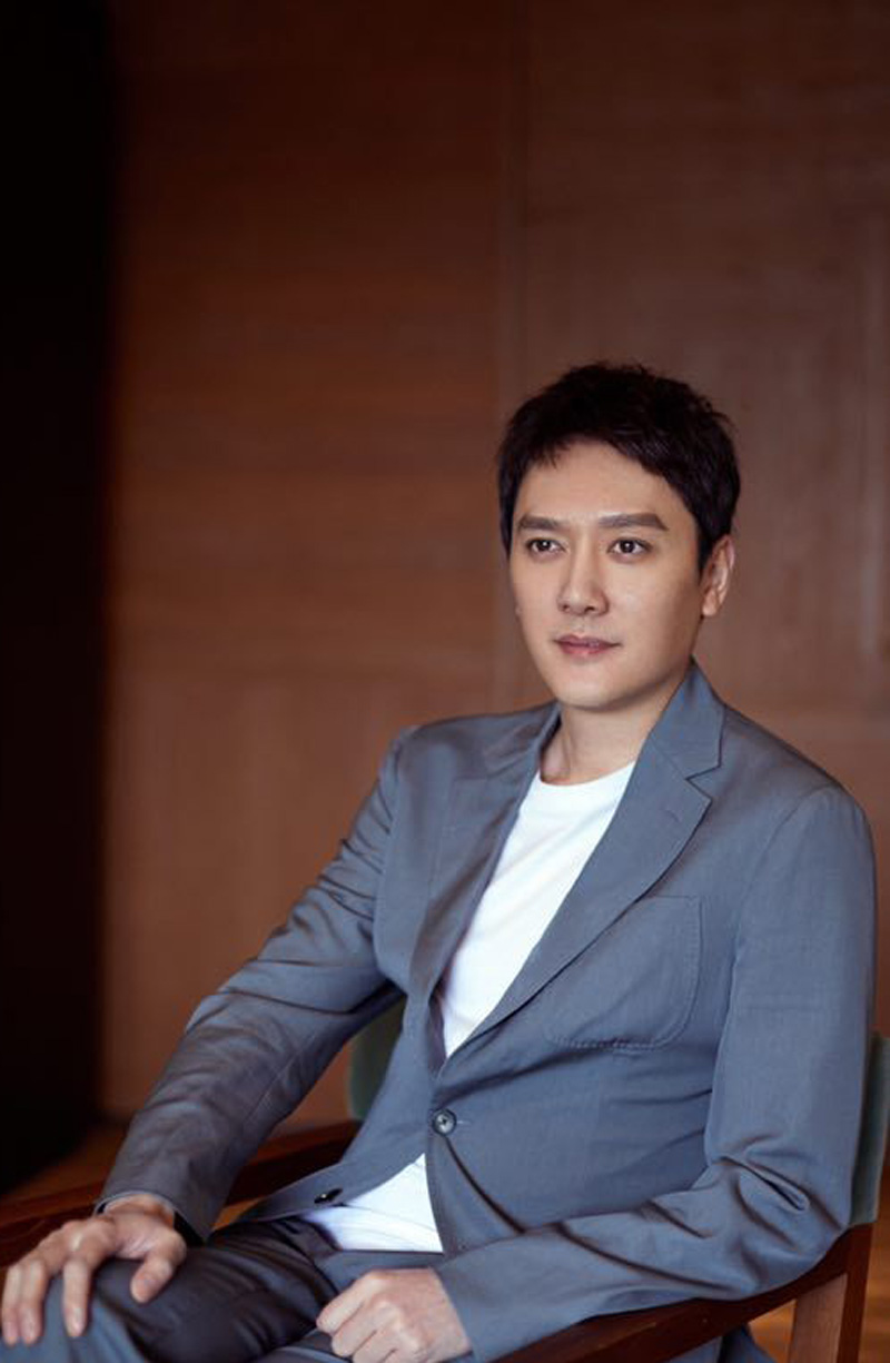 冯绍峰儒雅帅气活动照图片图片