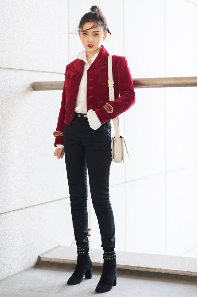 中国北京当代95后女演员宋祖儿清新时尚可爱写真图片桌面壁纸图片