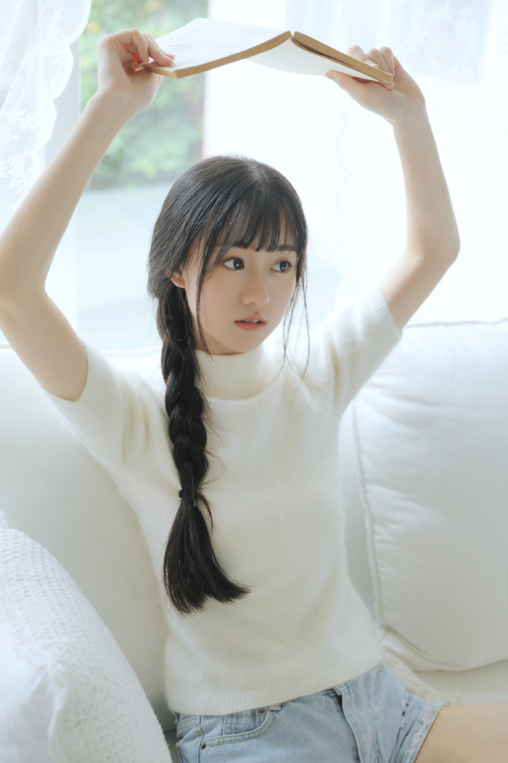 新疆乌鲁木齐美女演员迪丽热巴性感抹胸裙写真桌面壁纸图片 新疆乌鲁木齐美女演员迪丽热巴性感抹胸裙写真桌面壁纸图片