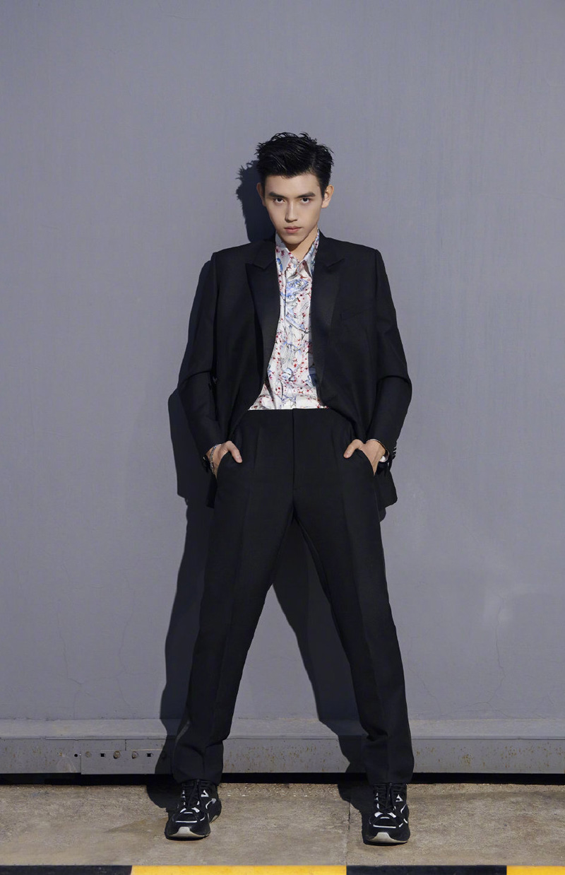 高清中国内地男演员陈飞宇芭莎男士杂志封面大片图片