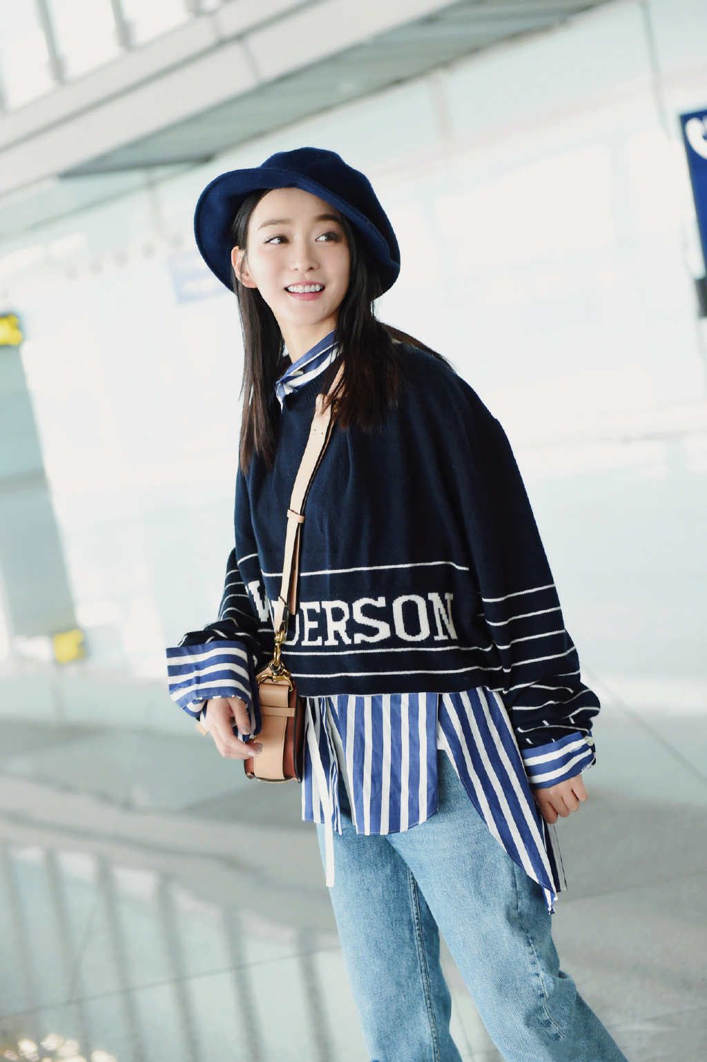 高清中国内地女演员平面模特何泓姗唯美婚纱写真图片图片