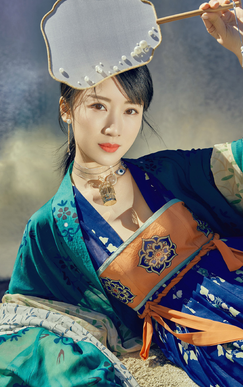 李念性感时尚写真图片图片