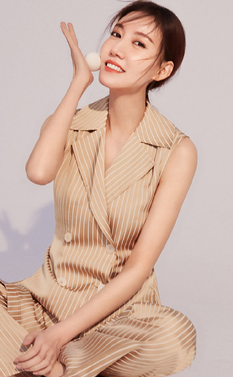 美女高露
