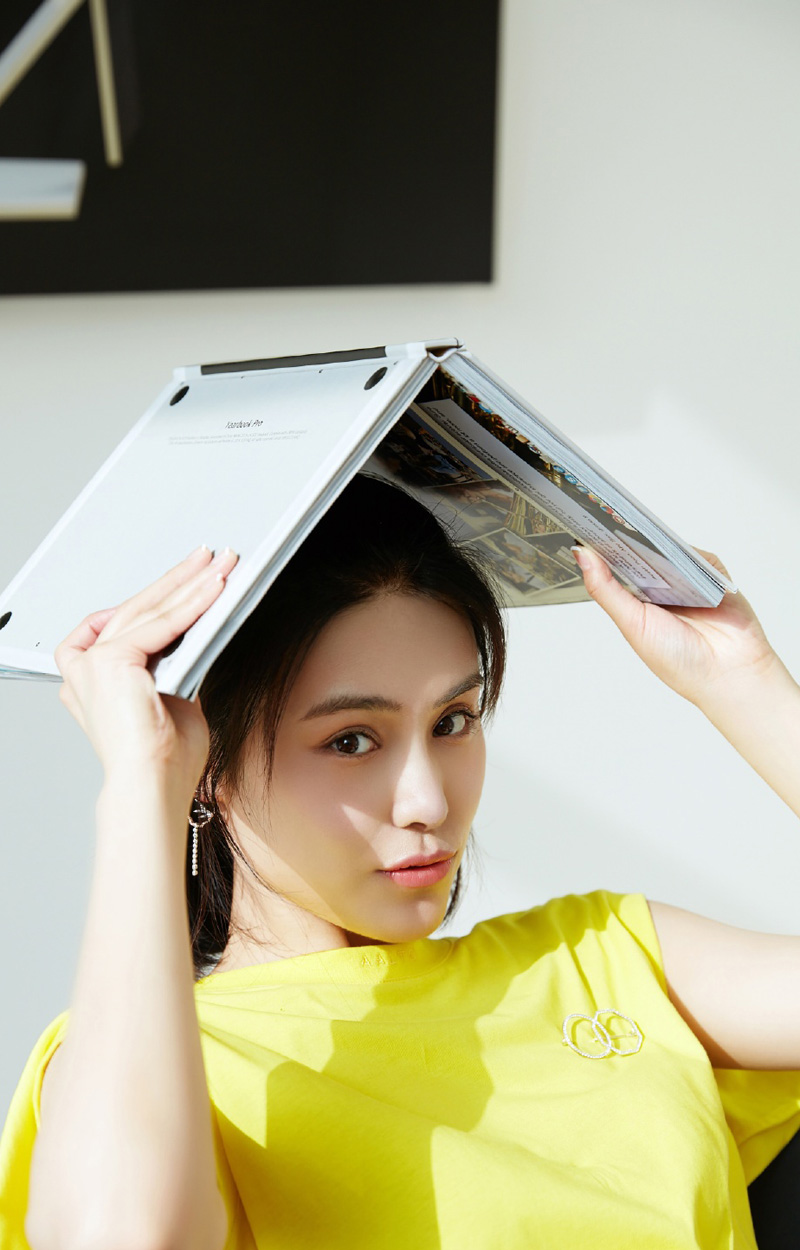 高清中国山东济南影视女演员韩丹彤巴黎时装周图片图片