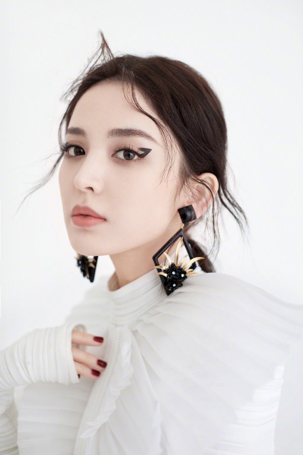 中国内地新疆乌鲁木齐市影视女演员古力娜扎微博之夜性感甜美写真图片图片