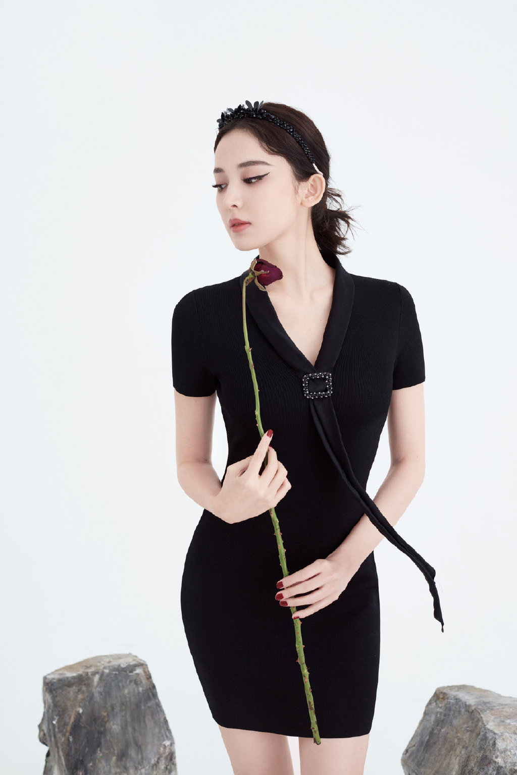 中国内地新疆乌鲁木齐市影视女演员古力娜扎微博之夜性感甜美写真图片图片