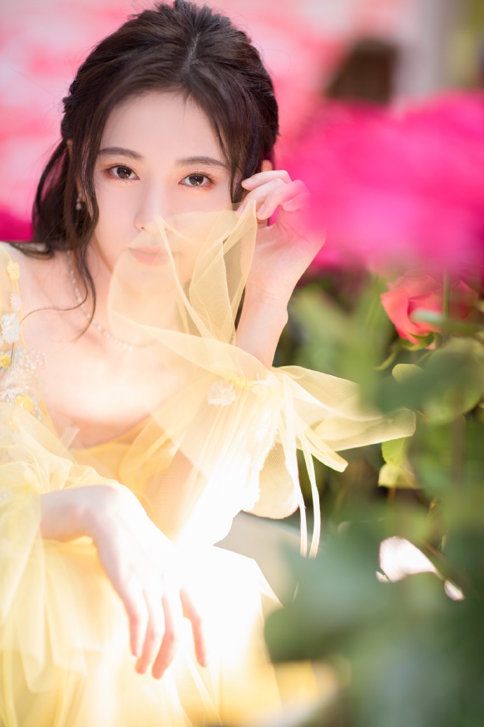 鞠婧祎图片