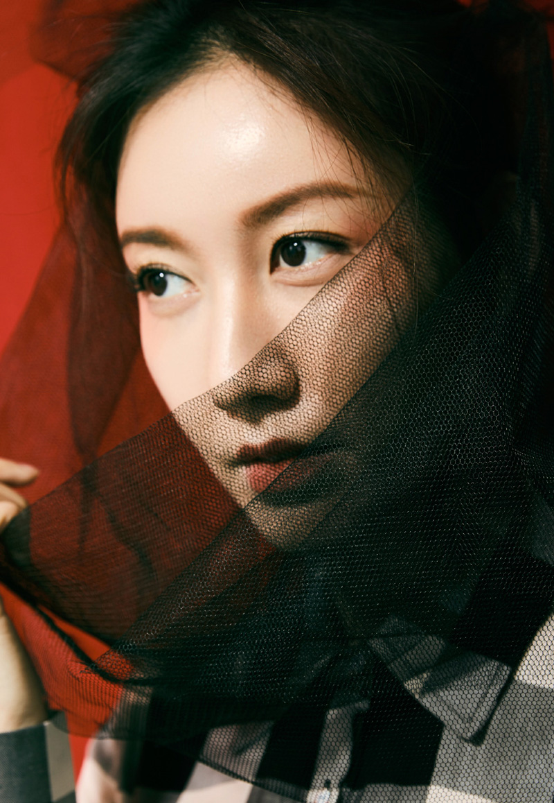 美女高露图片
