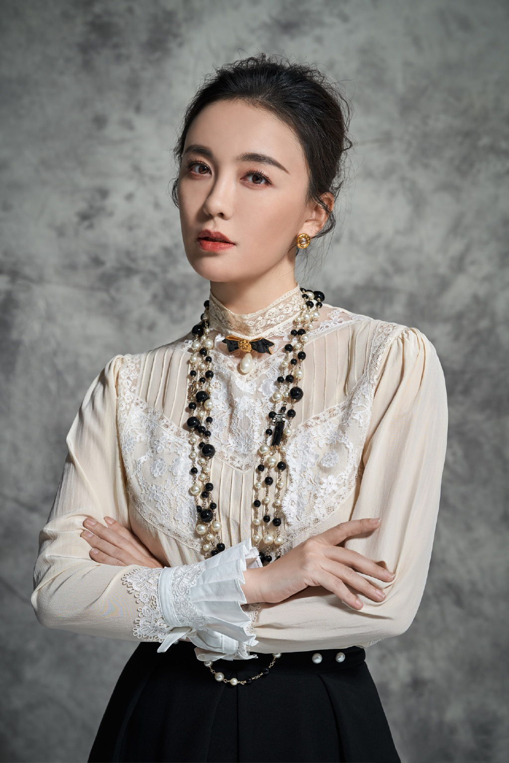 山东籍内地女演员吕佳容高清桌面壁纸图片