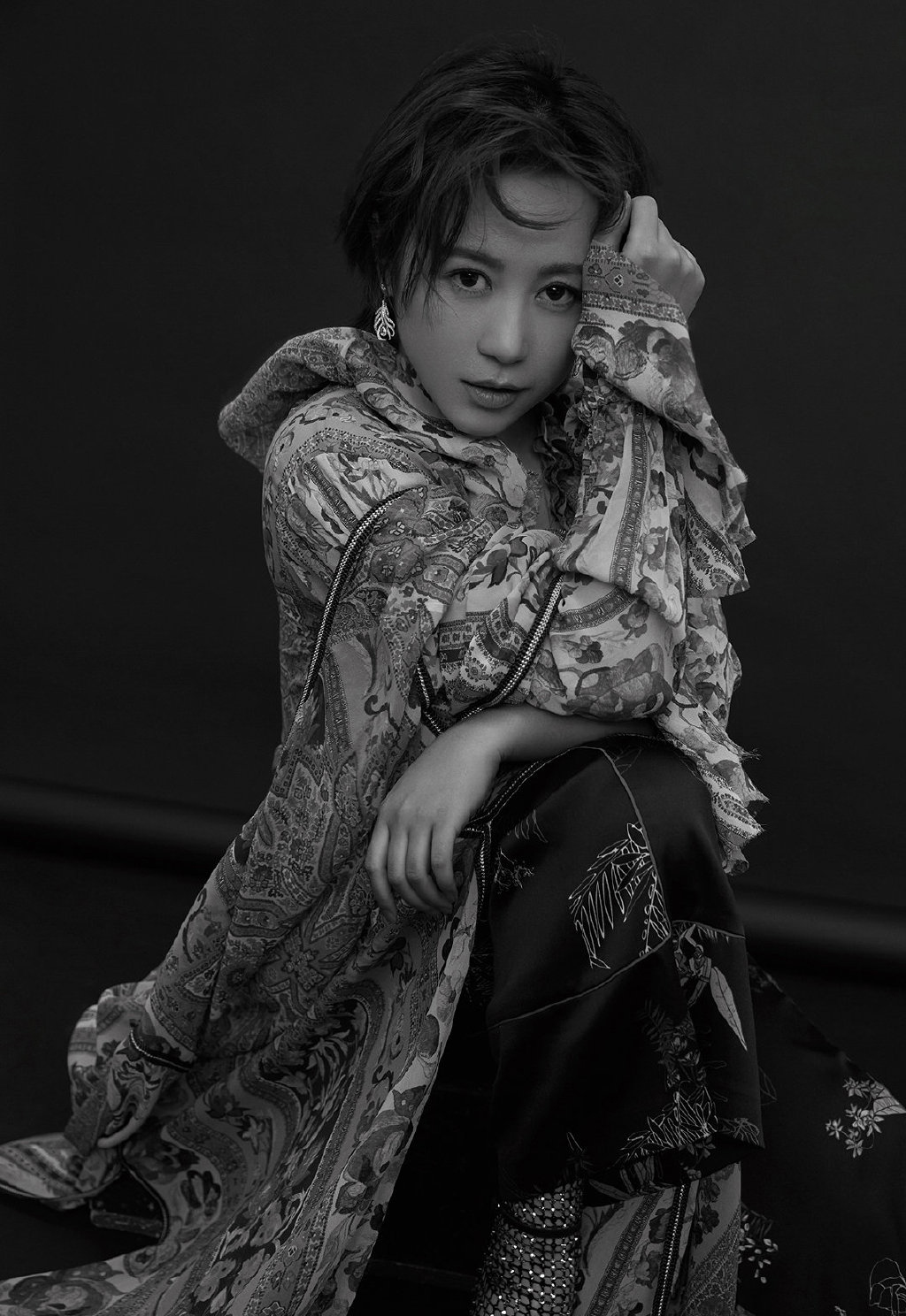 高清辽宁省丹东市宽甸满族自治美女马丽红色高叉长裙性感写真图片图片