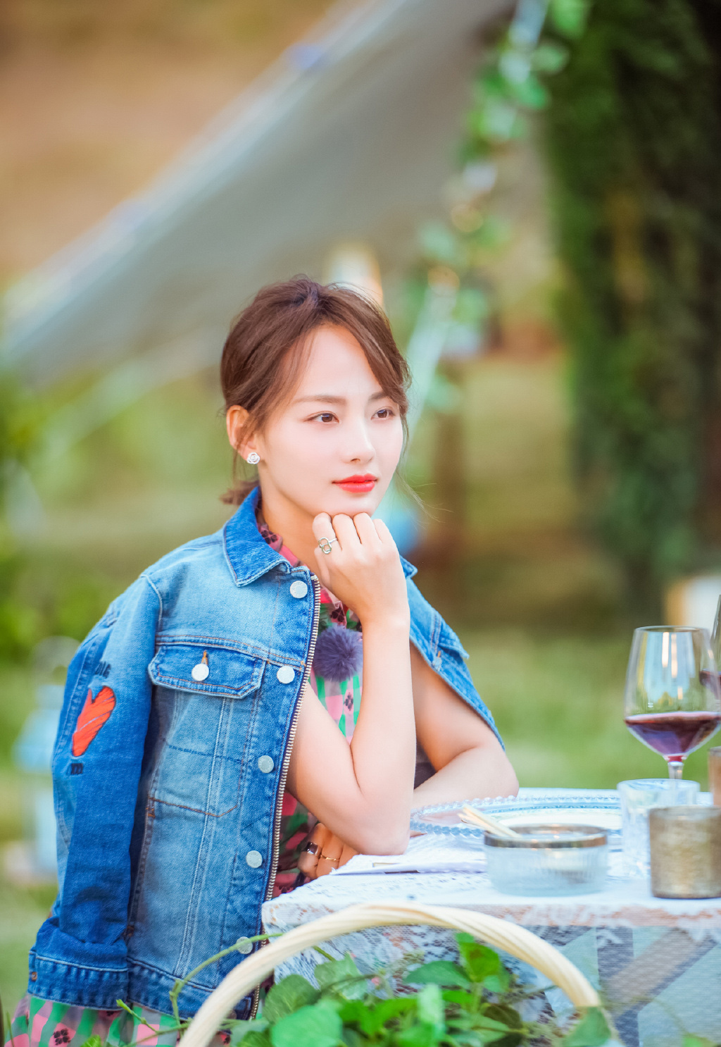 张嘉倪性感露背透视裙妩媚写真图片图片