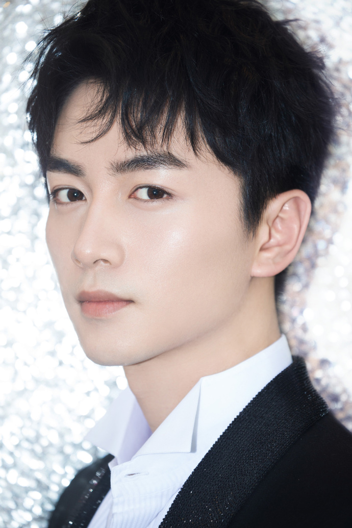 中国内地男演员陈晓秋冬儒雅写真贵族范儿十足图片