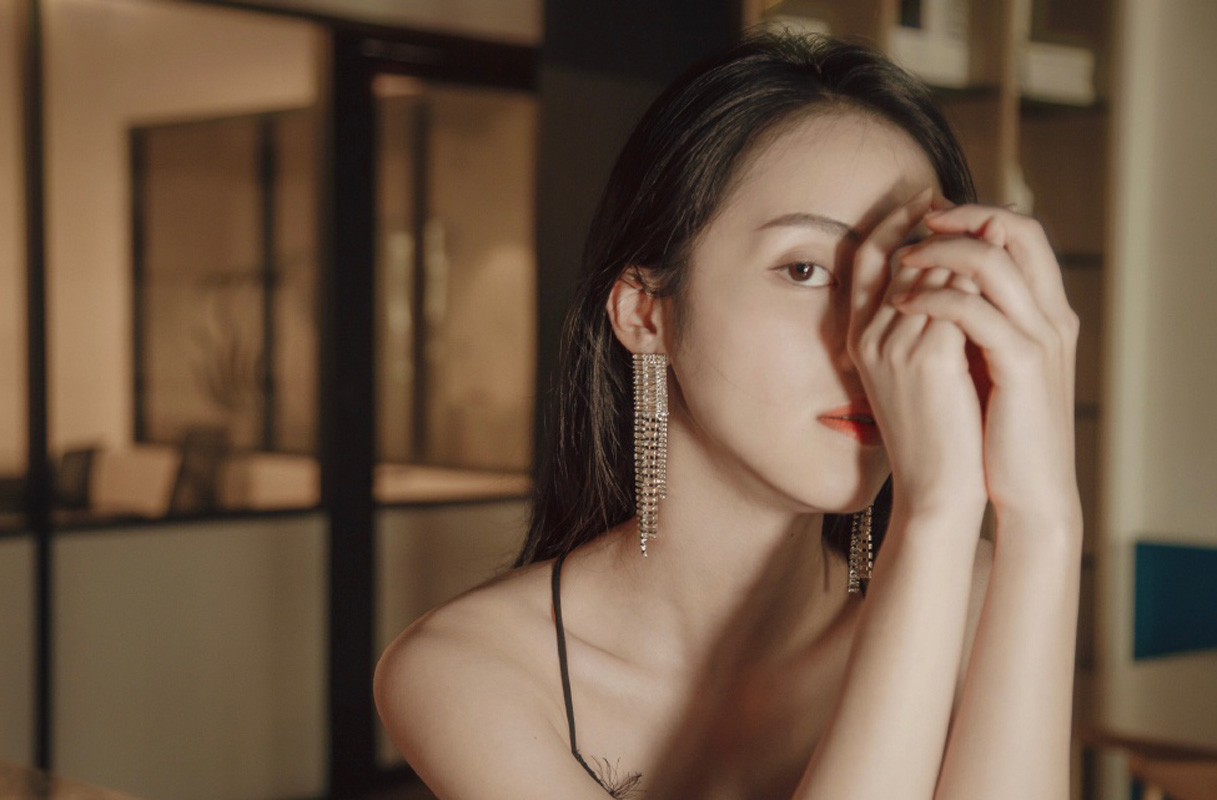中国内地女广东陆丰模特章乐韵性感迷人写真图片图片