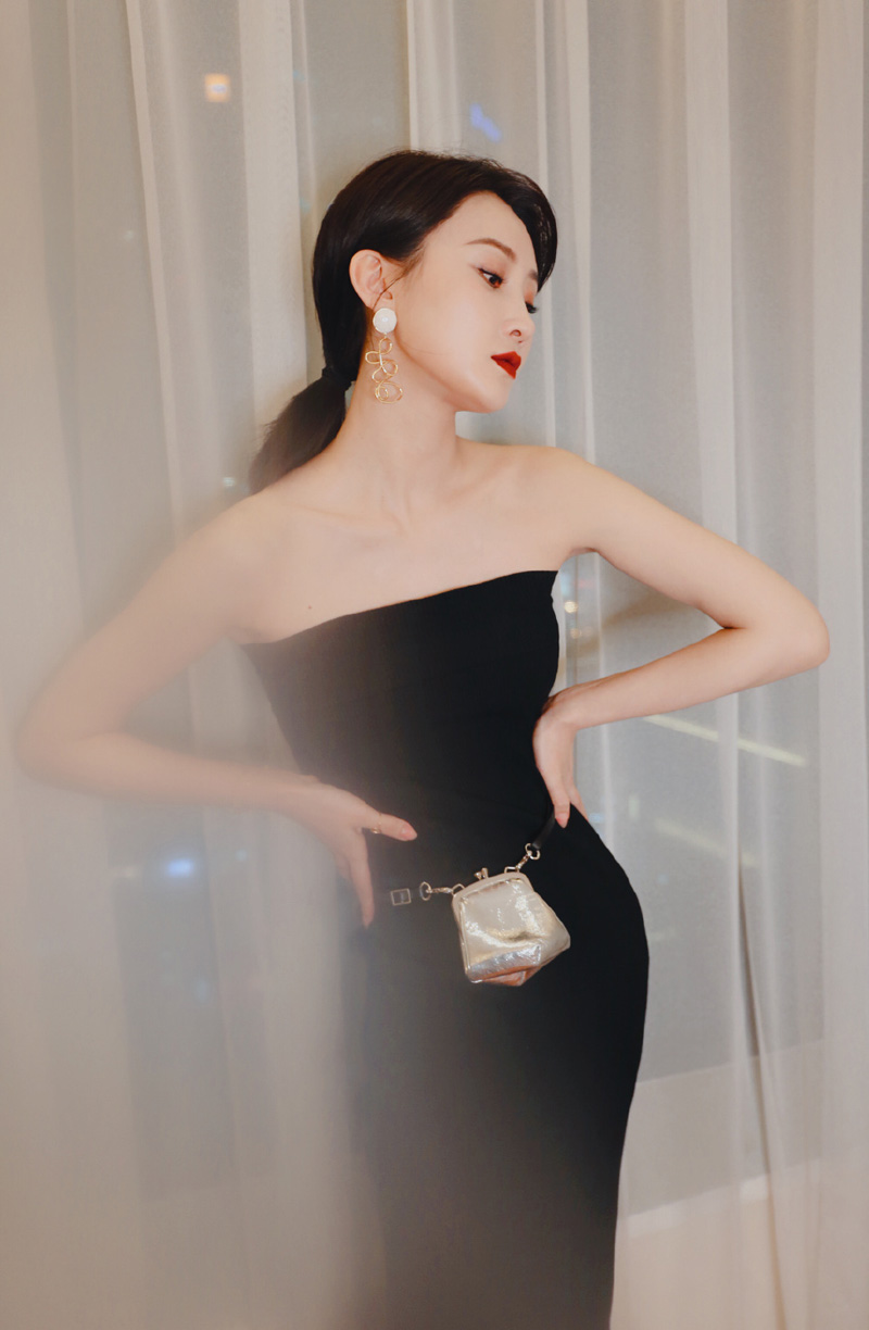 中国内地辽宁省大连女演员林鹏深V长裙气质典雅写真图片图片 中国内地辽宁省大连女演员林鹏深V长裙气质典雅写真图片图片