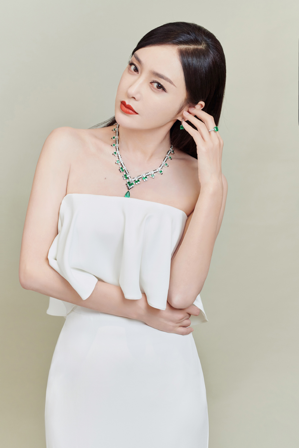高清中国内地辽宁省沈阳女演员秦岚优雅自信性感写真图片