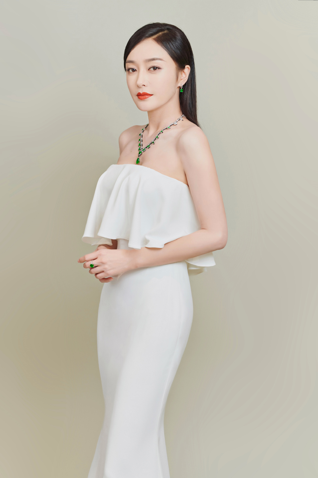 高清中国内地辽宁省沈阳女演员秦岚优雅自信性感写真图片