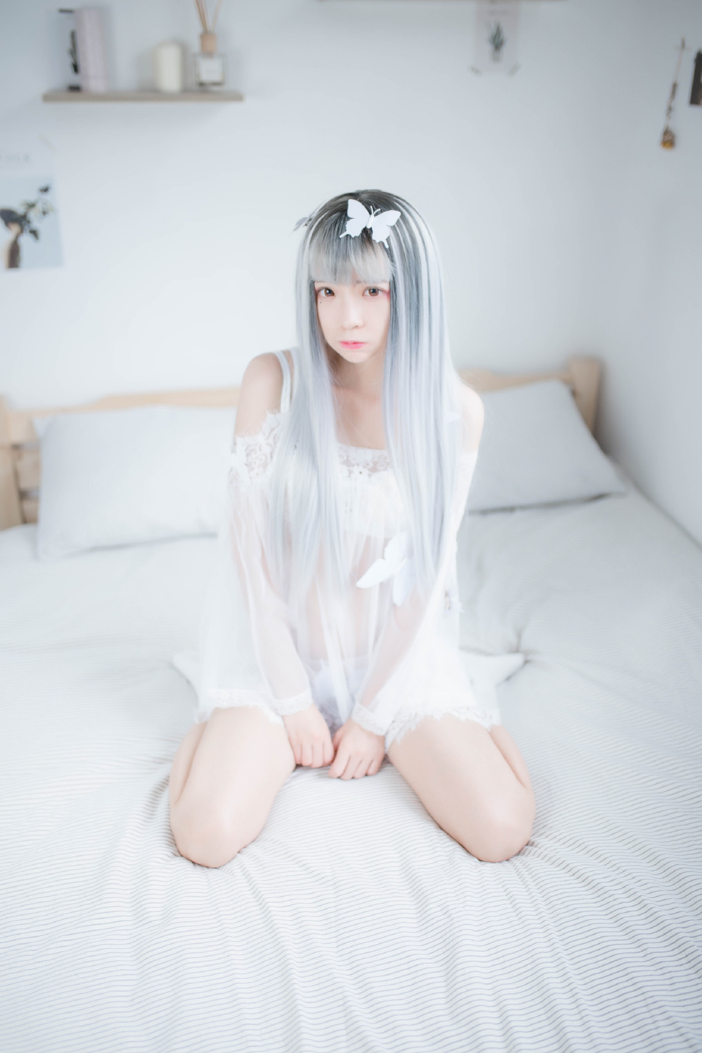 高清中国内地辽宁省沈阳女演员秦岚钻石蓝睫毛魅力性感写真图片
