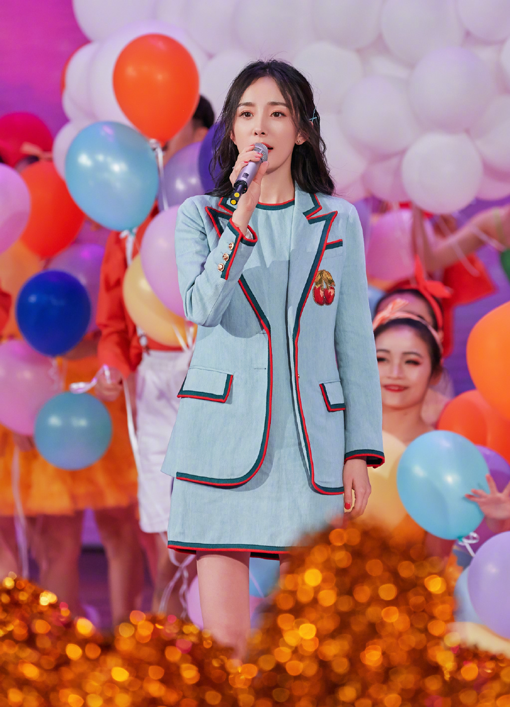 中国内地北京影视女演员杨幂抹胸裙性感高清桌面壁纸图片