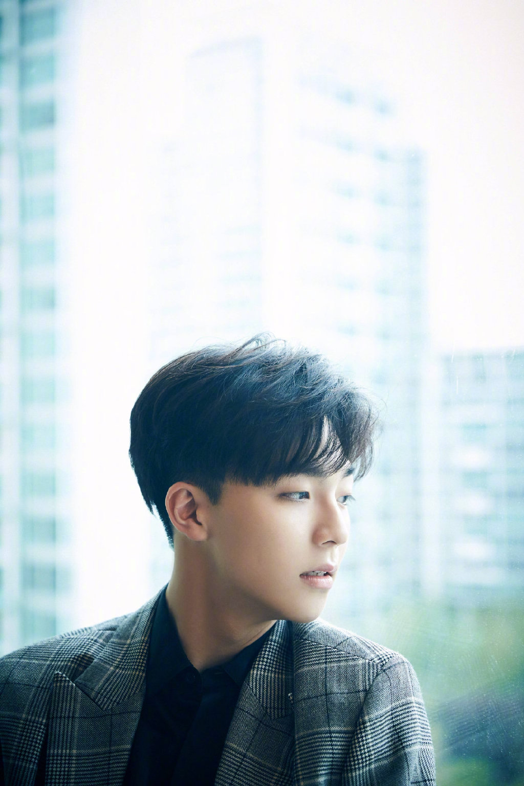 陈立农杂志封面写真高清图片图片