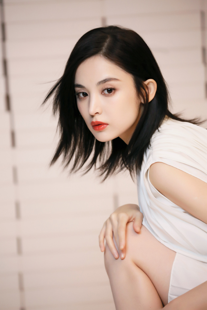 中国内地新疆乌鲁木齐市影视女演员古力娜扎微博之夜性感甜美写真图片图片