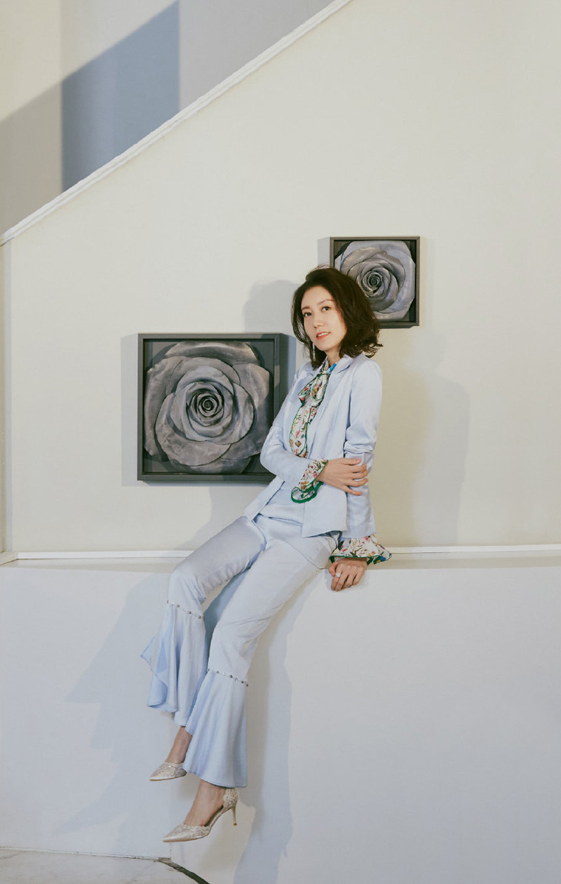 美女高露图片