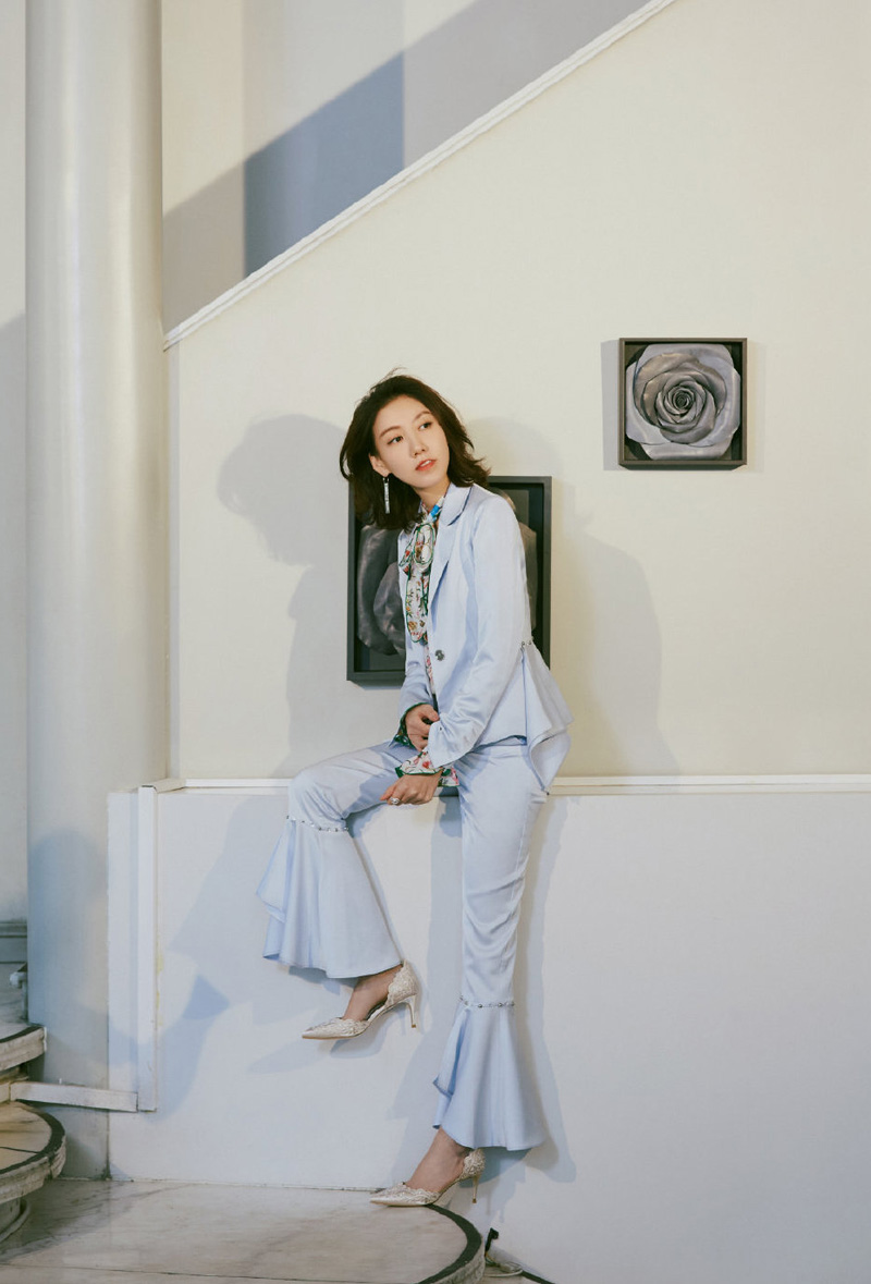 美女高露图片