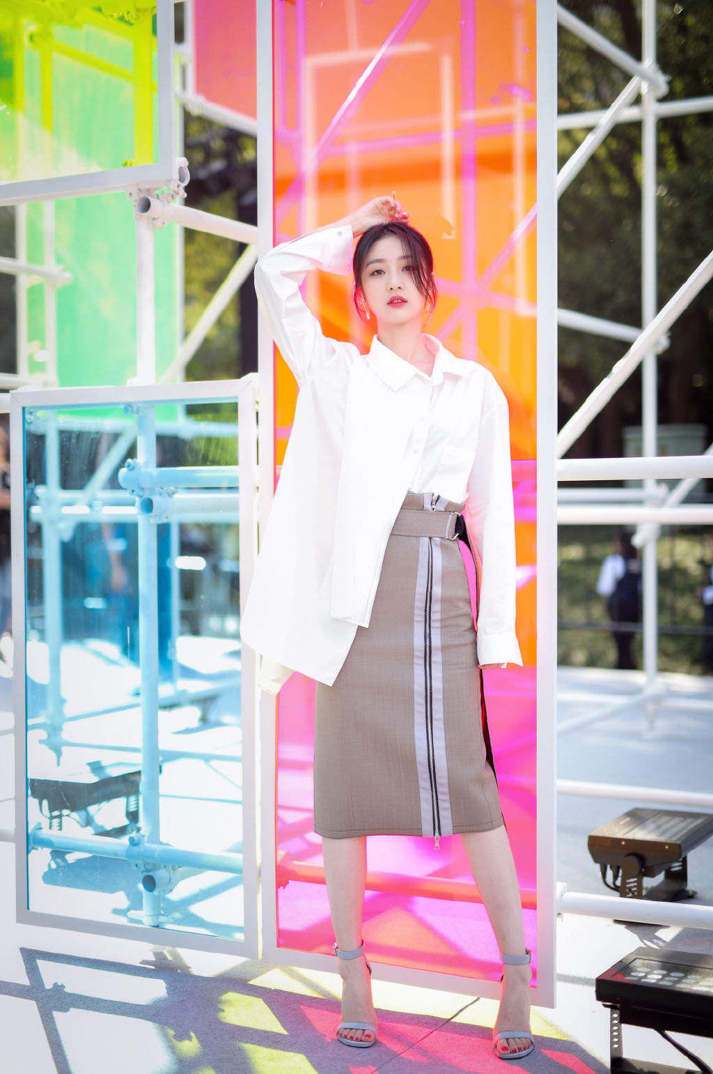 高清女星戚砚笛前卫摩登写真图片图片