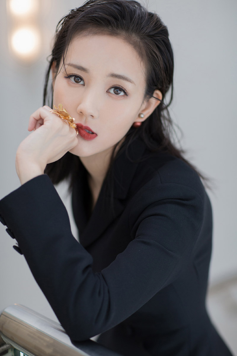 高清中国内地山东济南女演员李一桐Q清纯小公主白裙明星美女写真图片图片