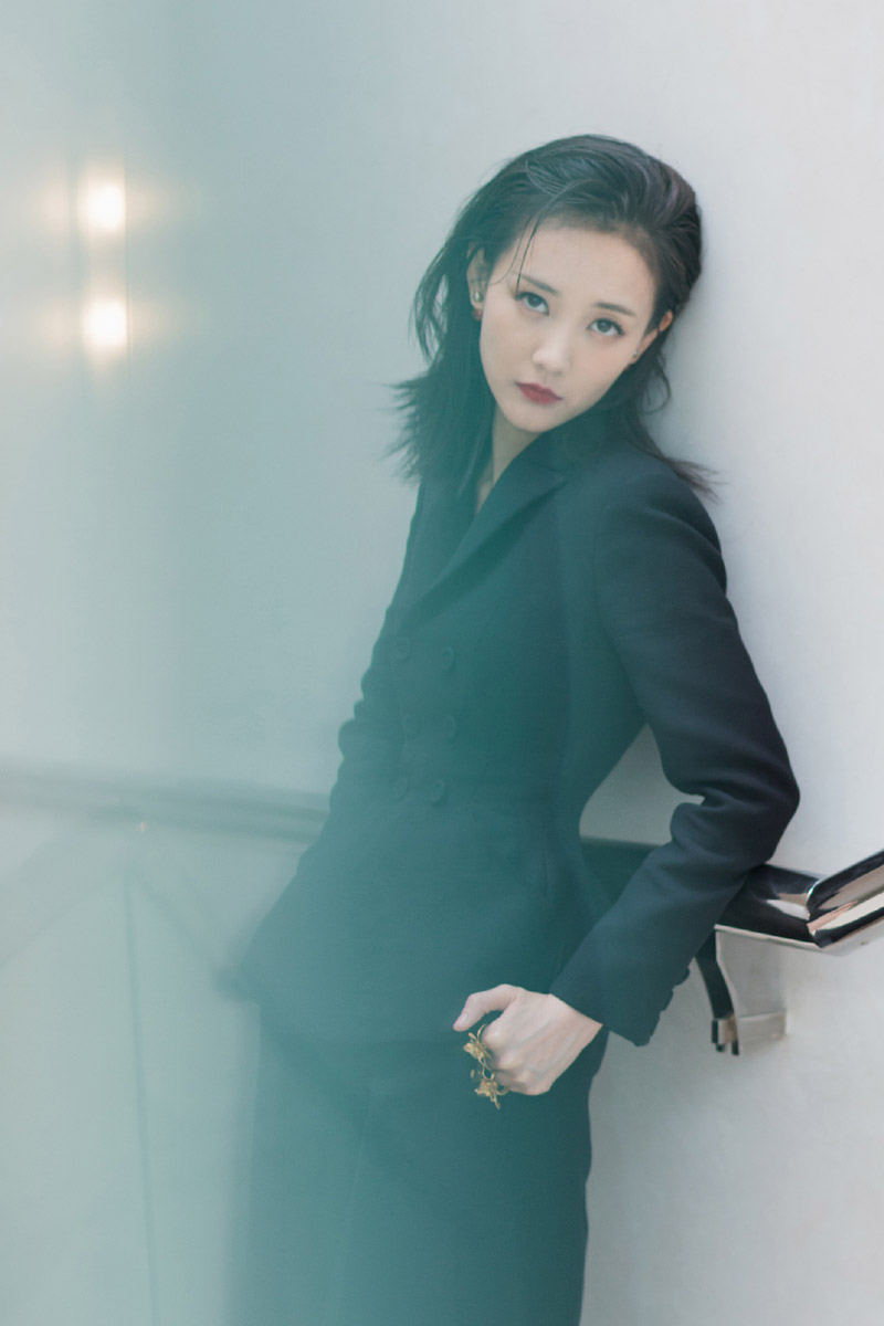 高清中国内地山东济南女演员李一桐Q清纯小公主白裙明星美女写真图片图片