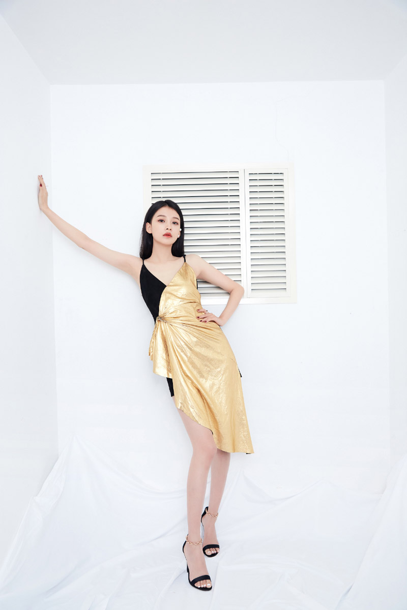 林省通化市集安女明星孙怡妩媚动人时尚写真大片图片