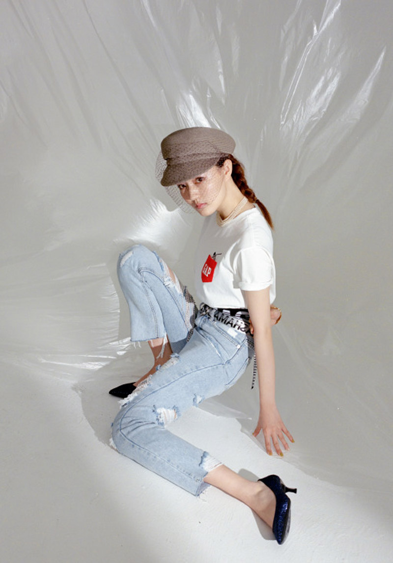 中国内地内蒙古呼和浩特女演员徐璐性感牛仔连体装时尚写真高清图片图片